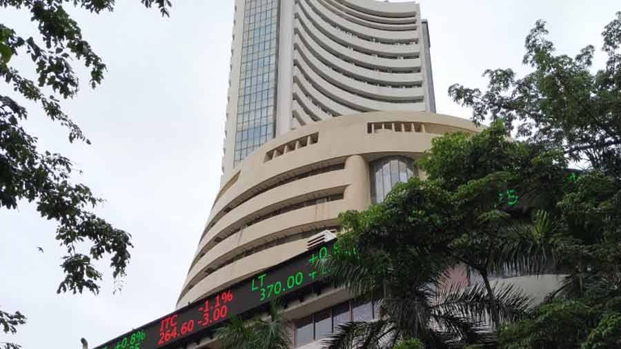 Stock Market Update: Domestic Indices Witness Declines – Nifty Dips Below 22,200
