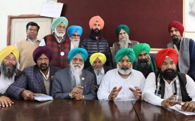 The government has put forth a five-year purchase plan, and it is now up to the Farmers Union to decide on its acceptance.
