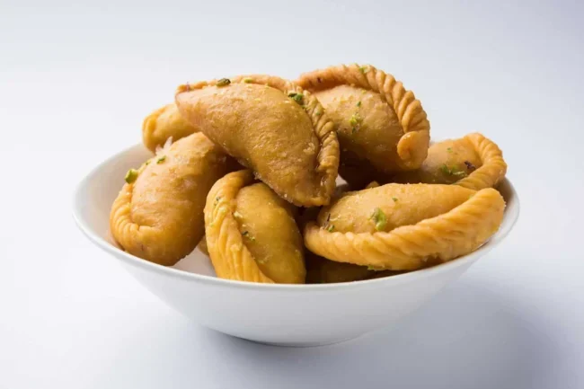 Holi:”Delicious Gujiya Recipe”