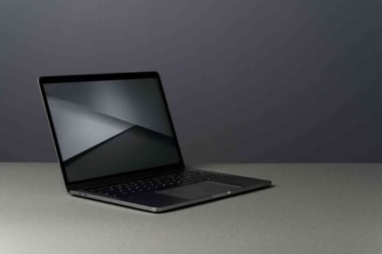Apple MacBook